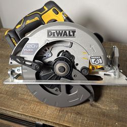 DeWalt DCS573B 20V MAX 7-1/4” Brushless Circular Saw – FLEXVOLT Advantage – Bare Tool – NEW/Never Used