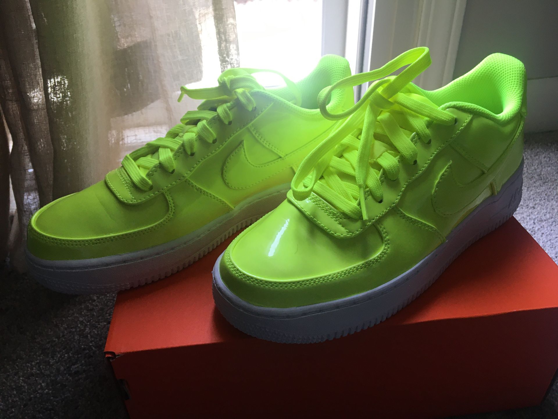 *New Nike Air Force Neon Shoes