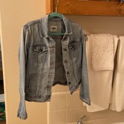 DENIM JACKET SIZE MEDIUM 