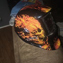 Welding helmet 
