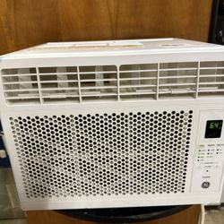 GE Window Air Conditioner — Model AHP05LZQ3