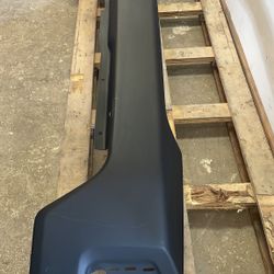 front bumper 2018-2023 Chevy Silverado 1500 ready to paint match. se habla español. 