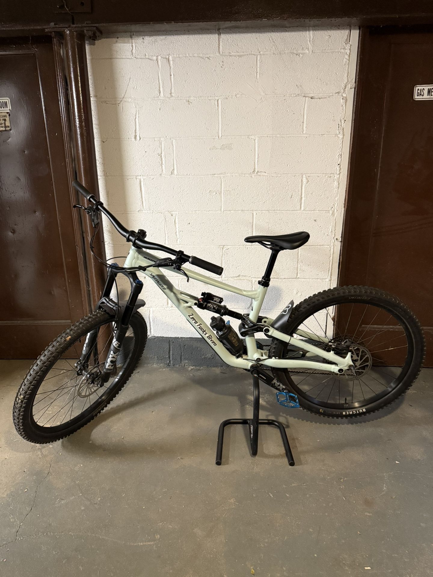 Specialized Status, Full suspension mountain bike