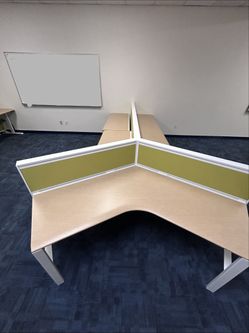5-desk Boomerang Cubicles