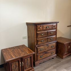 Dresser with 2 nightstands