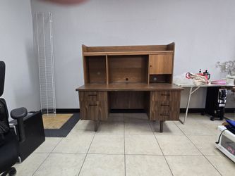Office desk with hutch