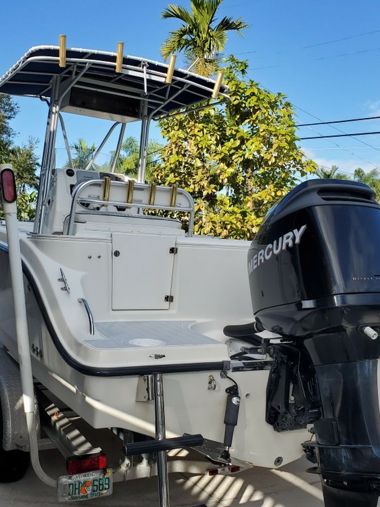 Center Console Boat