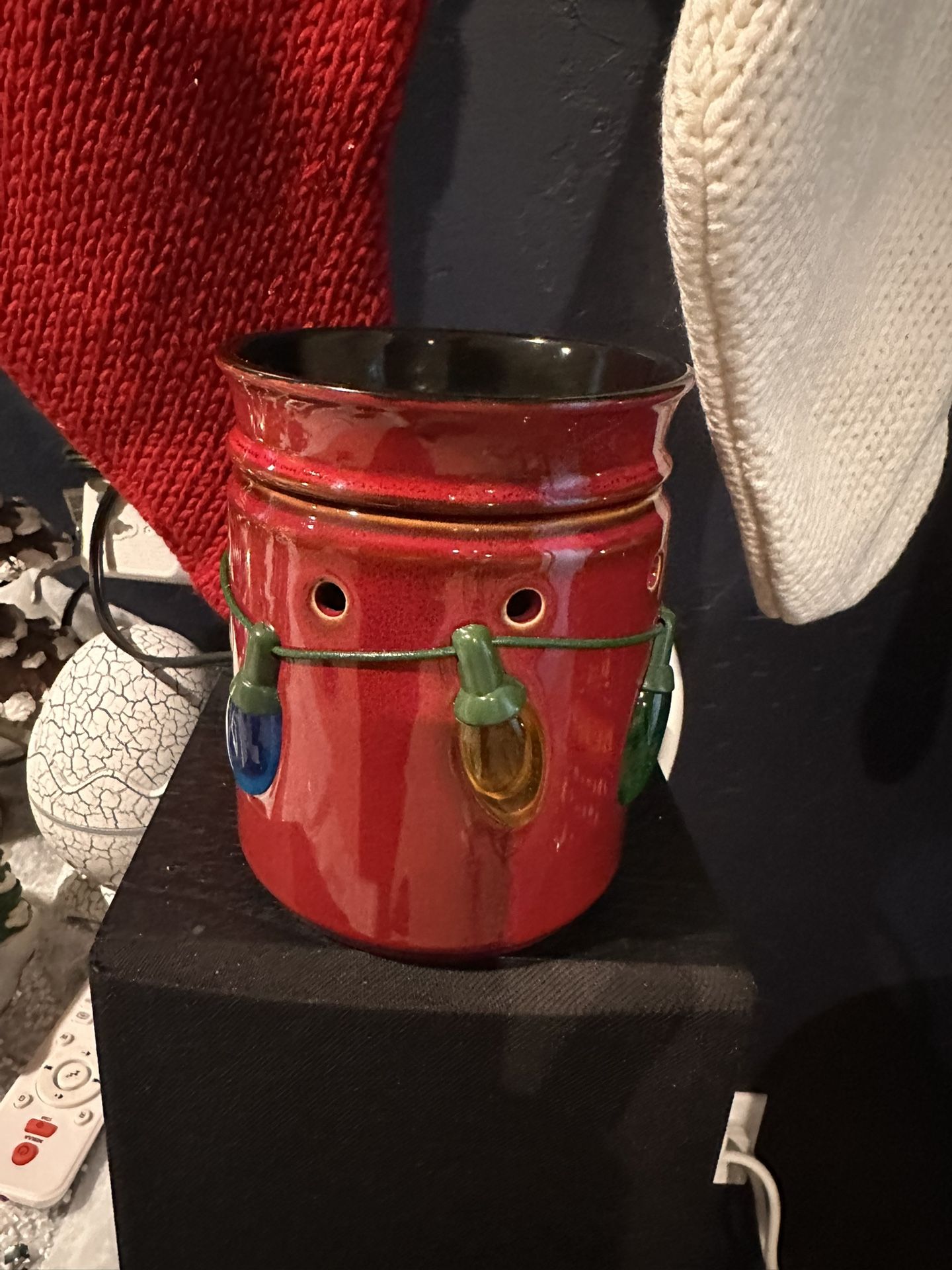 Scentsy Full Size Warmer: Holiday Lights