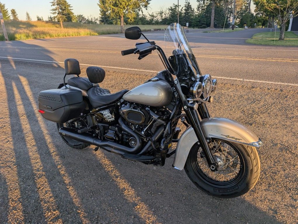 2018 Harley Davidson Softail heritage - FLHCS