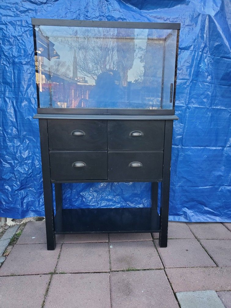 Fish Tank 30 Gallons And Table $85.00