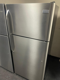 Deal: Frigidaire Stainless Top-Freezer – adjustable glass shelves
