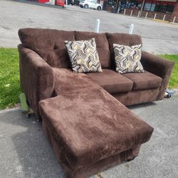Nice SOFA WITH OTTOMAN 