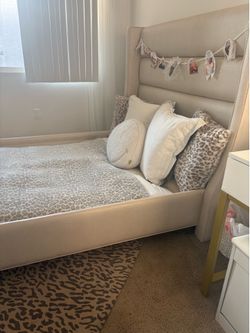 Queen size headboard base and footboard