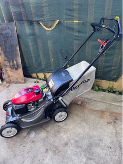 HONDA HRX-217 /200cc (HRX217K6HYAA/GJAVS1833539)TWIN BLADE / BLADE CONTROL SYSTEM . STOP BLADE CONTROL SYSTEM, XENOY DECK NEVER GER RUST, DENT or CORR