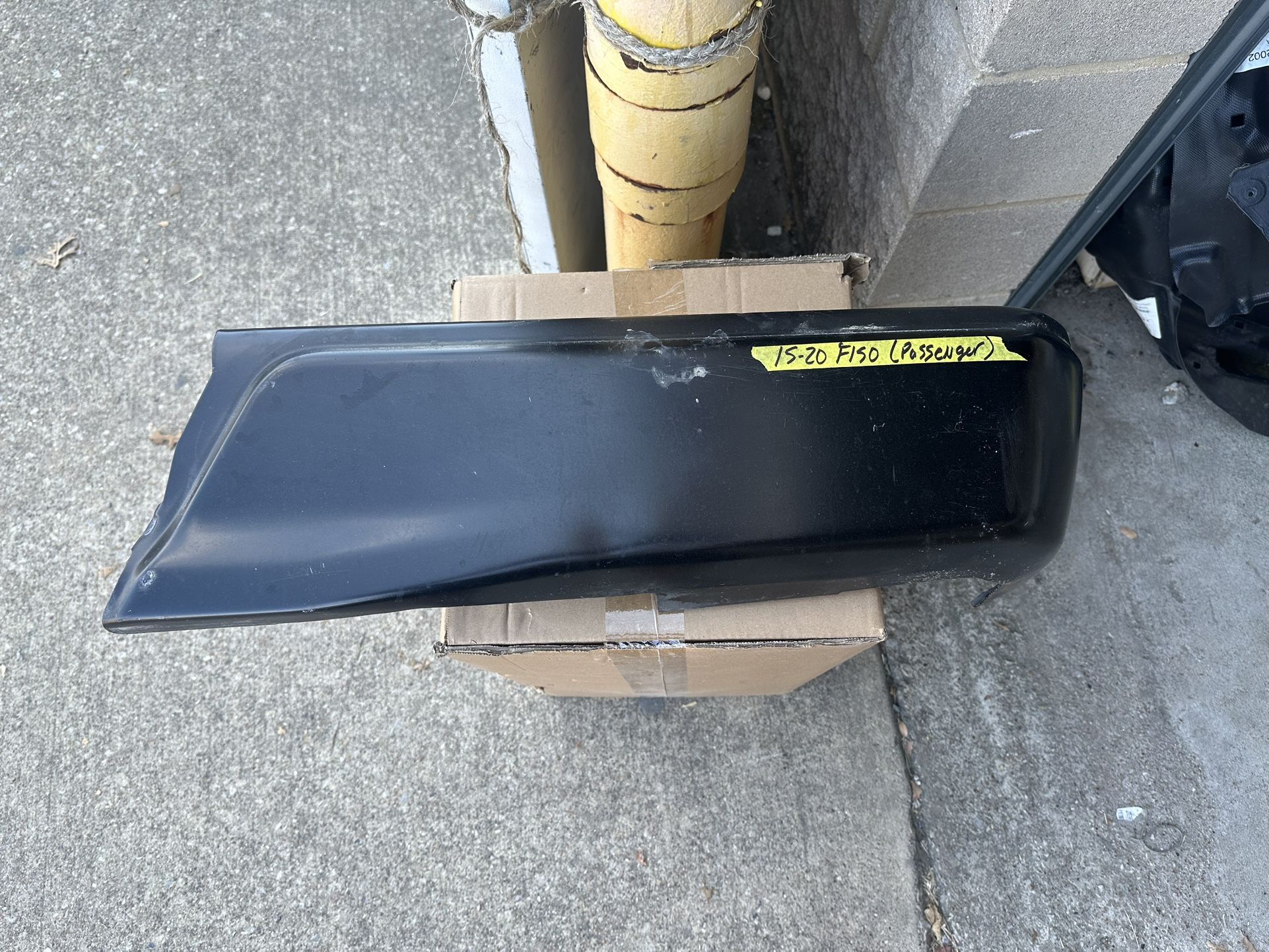 Ford F150 Bumper Rear 15-20 ( Used Car Parts )