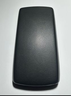 2019-2020 Hyundai Elantra Armrest / Center Console Lid Black Leather