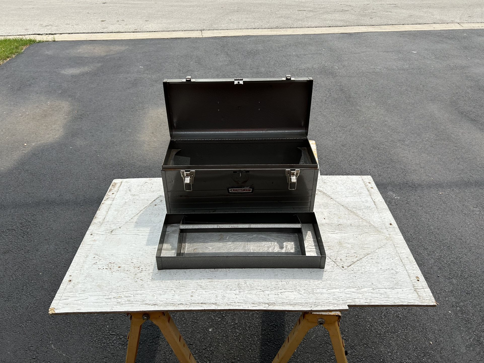 Craftsman Steel Tool Box w/tray
