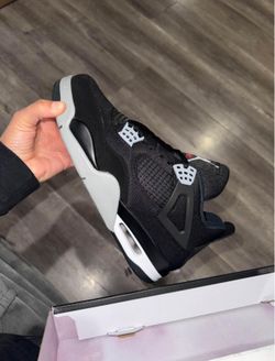 Air Jordan 4 Retro Size 7,7.5,8,9,9.5,10.5,11