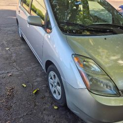 2005 Toyota Prius hybrid   No  Issue At All  very clean car