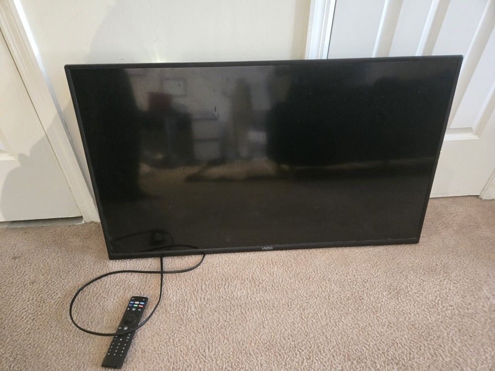 35' Vizio TV