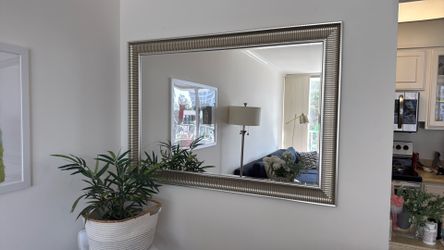 Wall mirror
