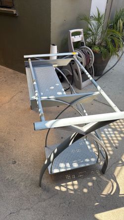 Free frame desk