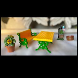 Vintage 1981 Mattel ‘The Littles’ Dollhouse Park Bench Furniture Set