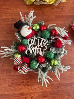 Christmas Wreath with Snowman & Ornaments