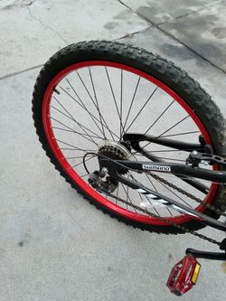 M Mountain Bike. Hyper Aluminum. Red Color Size 26. M Bicicleta