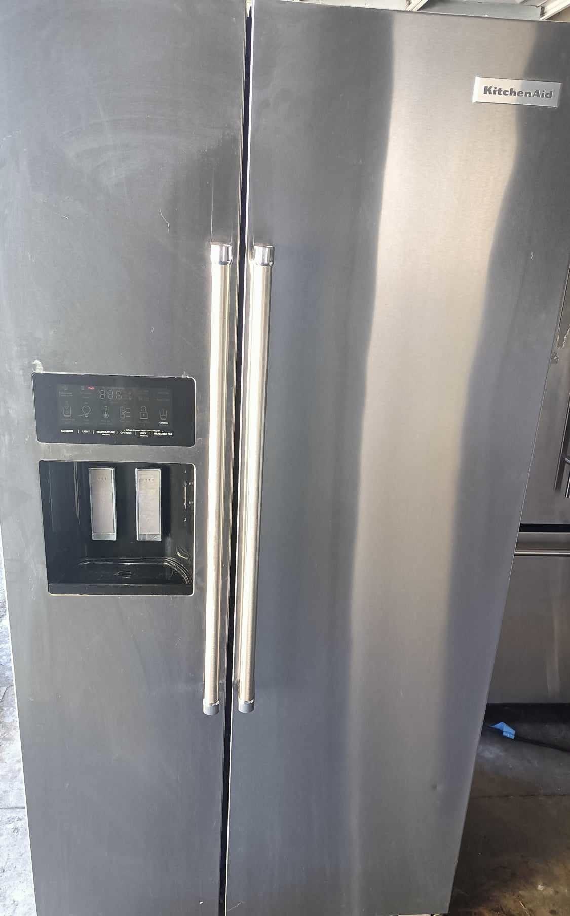 Kitchen-aid refrigerator  In good condition 