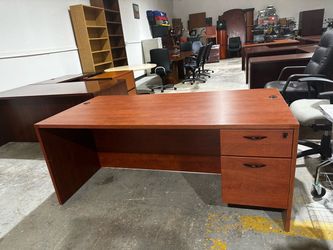 OFFICE/HOME DESK COMPUTER DESK