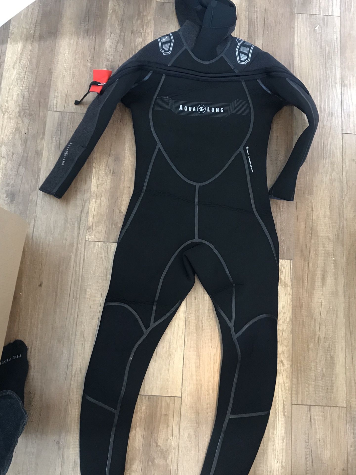 Aqualung solafx 8/7 men’s wetsuit semi/dry