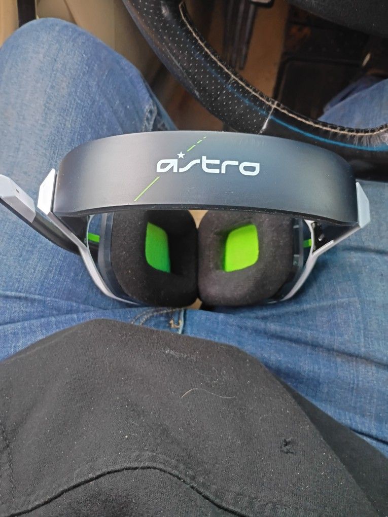 Astro A20 Wireless Headphones