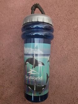 SeaWorld Adventure Parks Souvenir Water Bottle 🏷️ $6