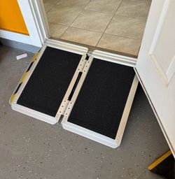 New Portable Folding Aluminum Wheelchair Ramp