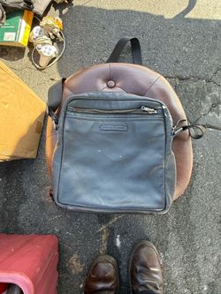 Armani Exchange Black Messenger Bag Crossbody Shoulder Strap Zip Closure