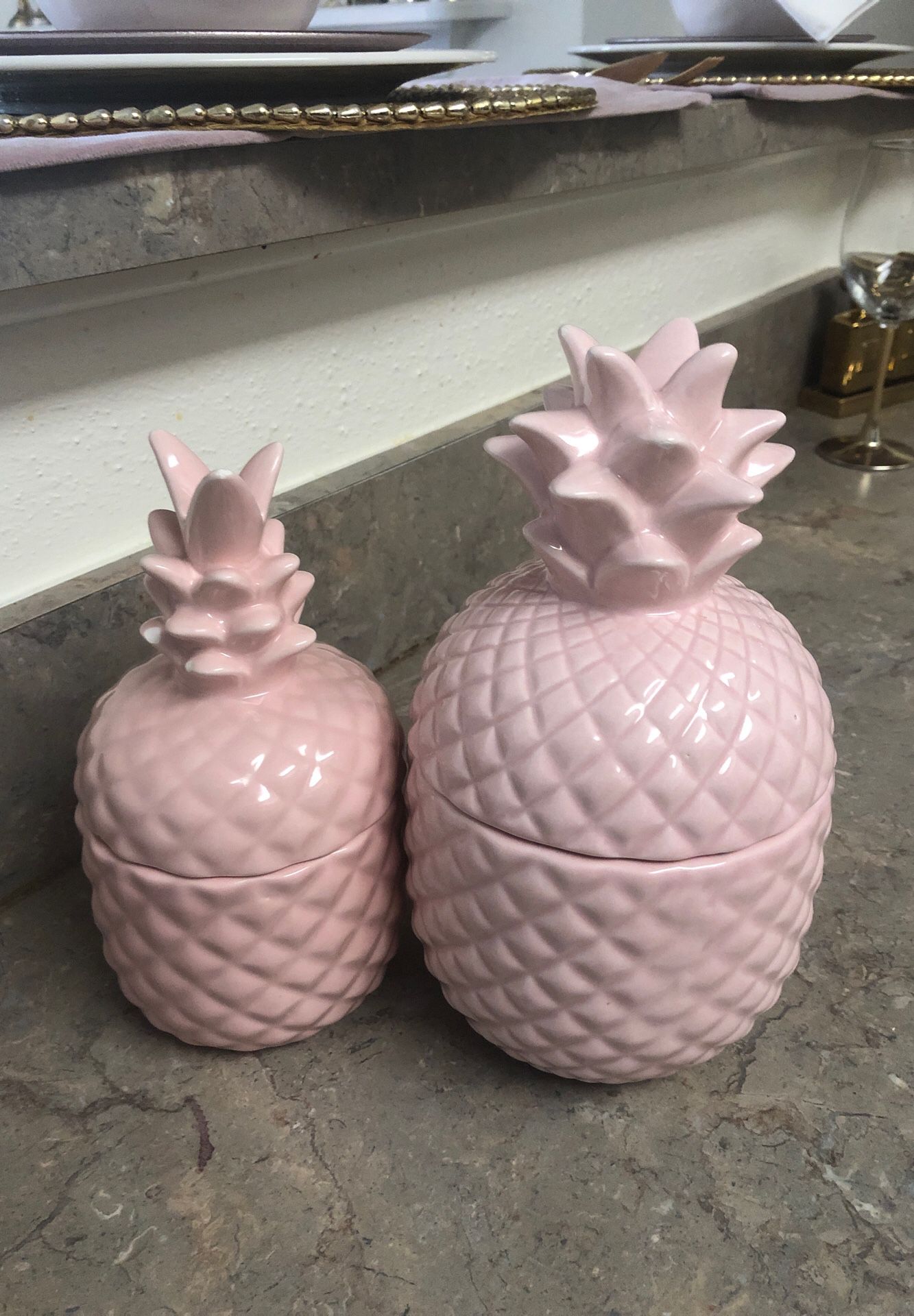 Pineapple decor/candles