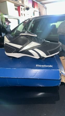 Brand New Reebok 6.5 Women’s Metal Cleats