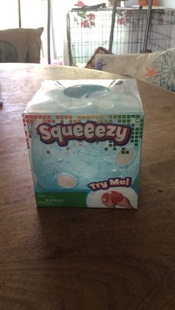 Squeeze giant sparkly dice (unopened)