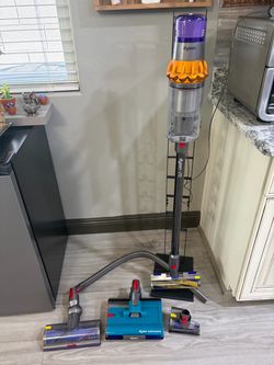 Dyson V15 Detect