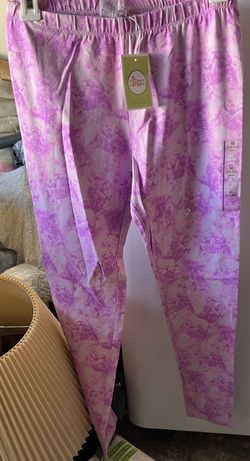 NEW Small And Medium Leggings ONLY $ 2 Each 🍀