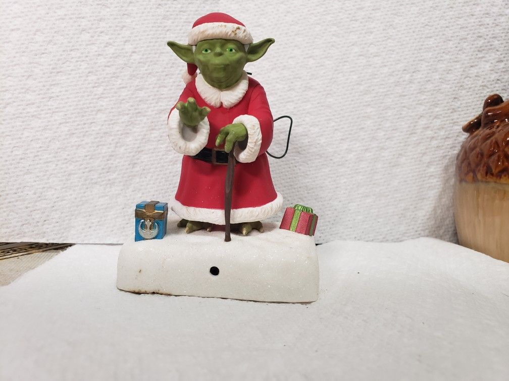 Kurt S. Adler Star Wars Santa Yoda Fabriche figure.