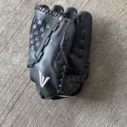 Easton Glove