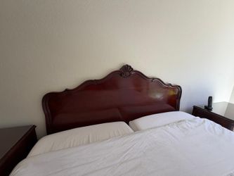 Solid Wood King Bedroom Set – Headboard, Dresser & 2 Nightstands