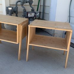 Two Stend Or Two Chear Wood Wery Good 2 For 40$