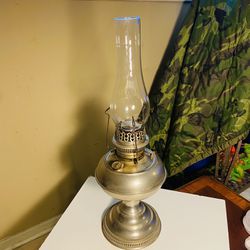 Beautiful Antique 1905 Rayo Oil Lamp..21” Inches Tall .. Nickel Plated Brass.. Beautiful Condition 