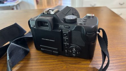 Leica V Lux 1 Camera