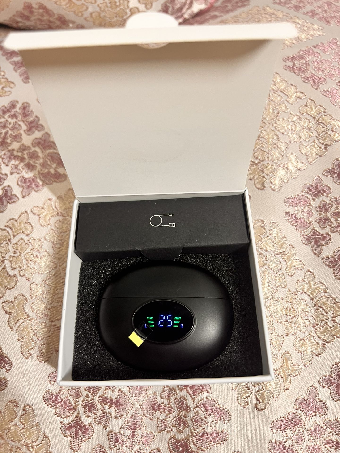 WIRELESS EARBUDS