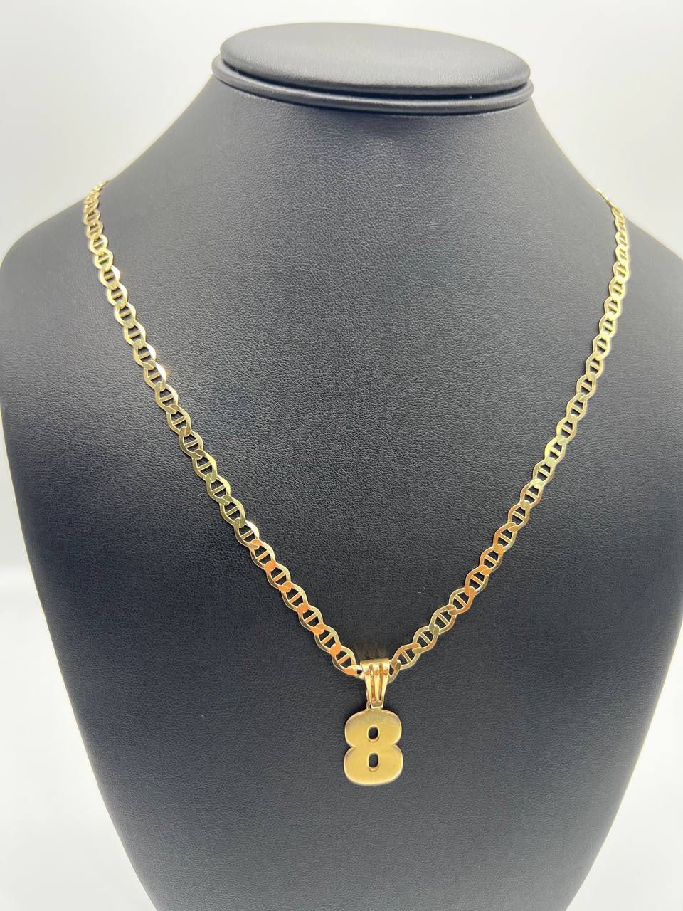 10k solid gold Mariner necklace chain with number "8" pendant made of 10k solid gold
