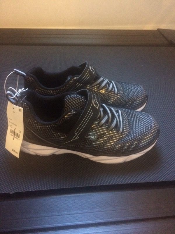 Boys shoes New!